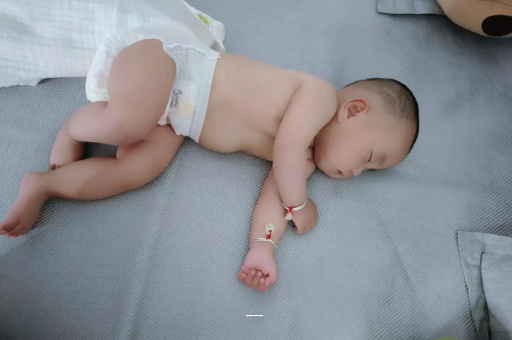 巴彦淖尔市孕妇肚子一跳一跳